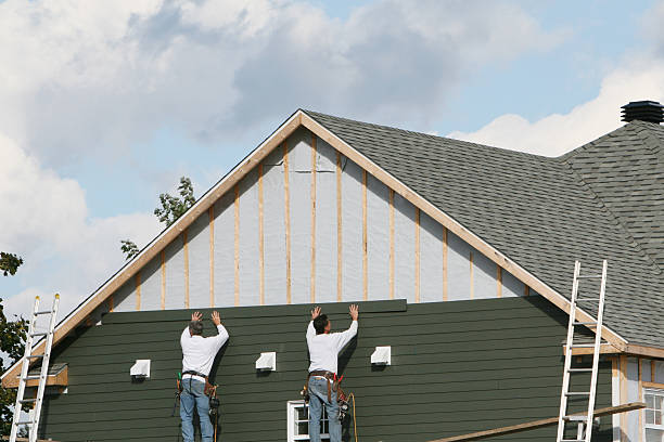 Professional Emergency Siding Repair technician working in Colonial Heights, VA